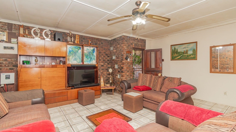 6 Bedroom Property for Sale in Tergniet Western Cape
